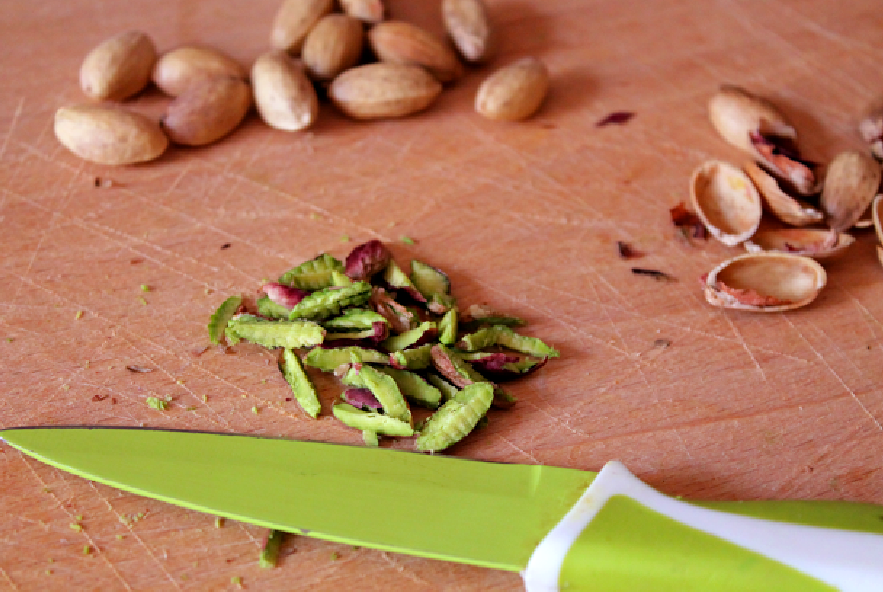 Spaghetti con tonno, pomodorini e pistacchi - Step 1 - Immagine 1