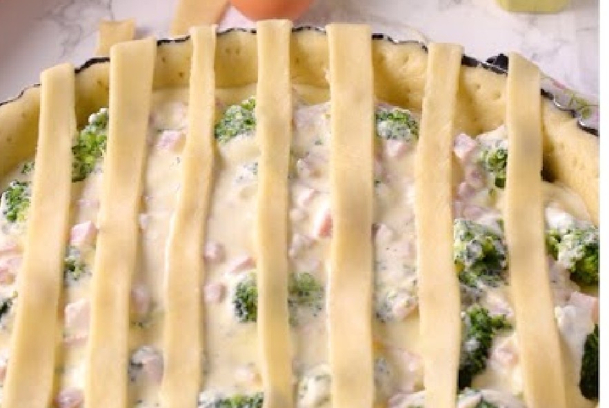 Crostata salata broccoli, prosciutto e ricotta - Step 4 - Immagine 1