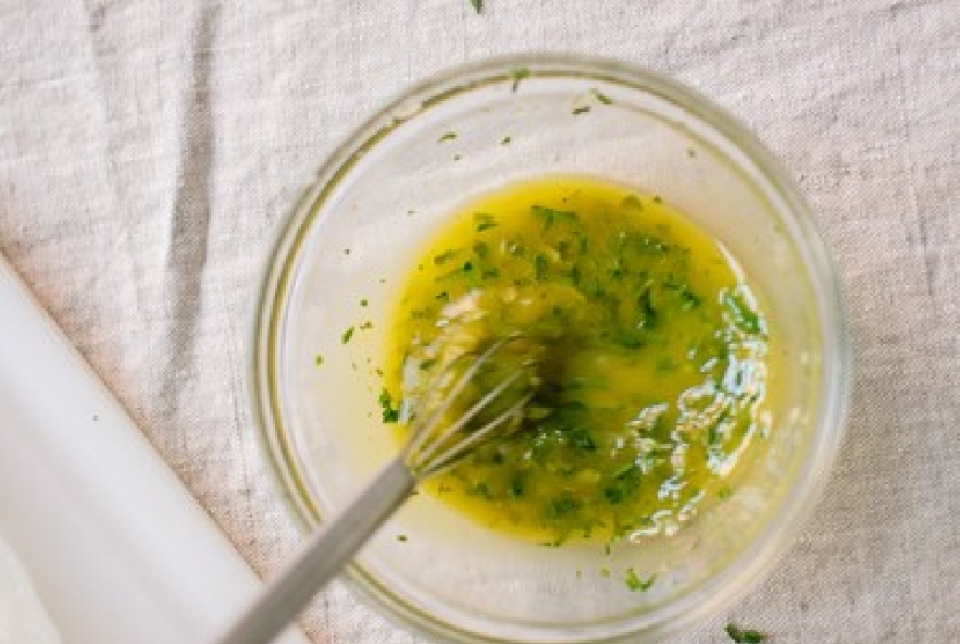 Insalata di zucchine con vinaigrette di limone - Step 3 - Immagine 1