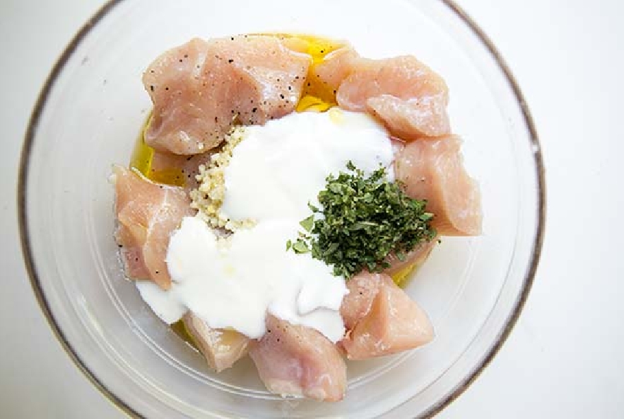 Spiedini di pollo con salsa tzatziki - Step 2 - Immagine 1