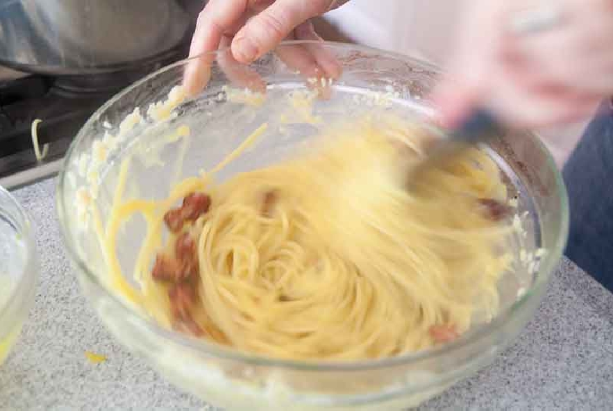 Spaghetti alla carbonara - Step 4 - Immagine 2