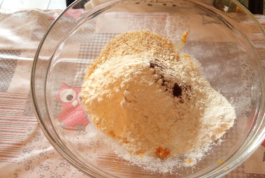 Muffin arancia e mandorle all'olio extravergine - Step 2 - Immagine 1