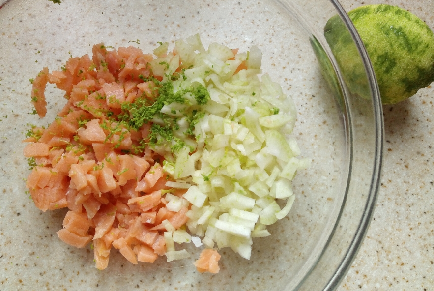 Tartare di salmone affumicato, finocchi e lime - Step 3 - Immagine 1