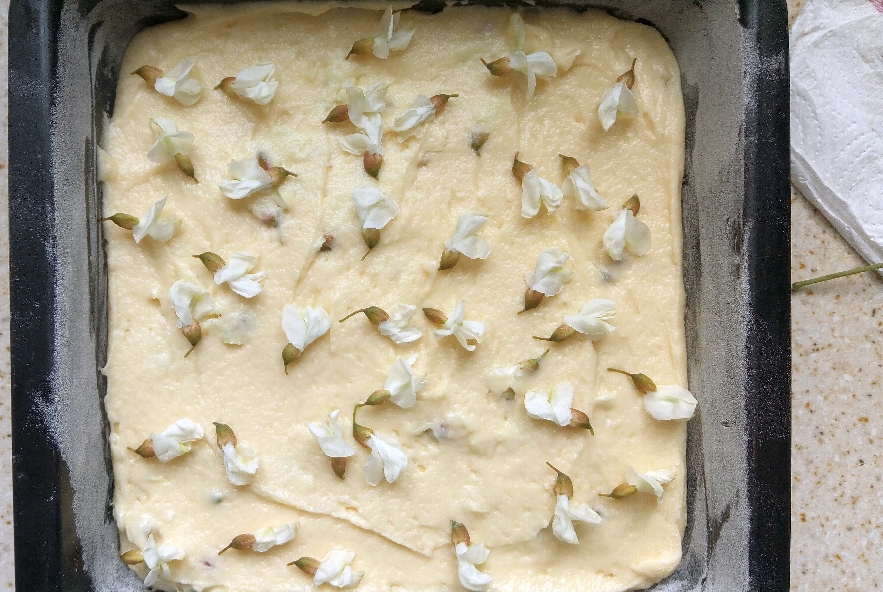 Torta con cioccolato bianco e fiori d'acacia - Step 4 - Immagine 1