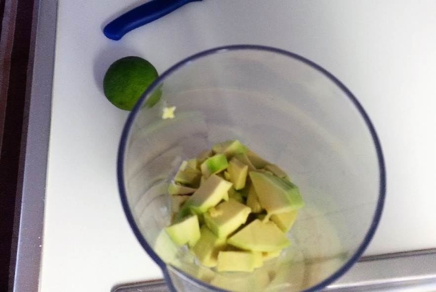 Spaghetti con gamberetti e crema di avocado - Step 1 - Immagine 2