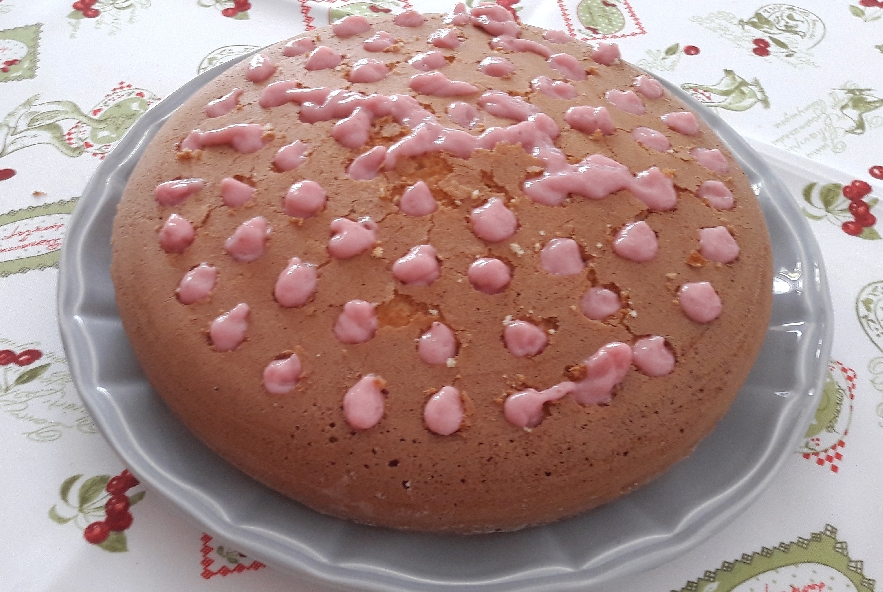 Poke cake panna e fragole - Step 5 - Immagine 1