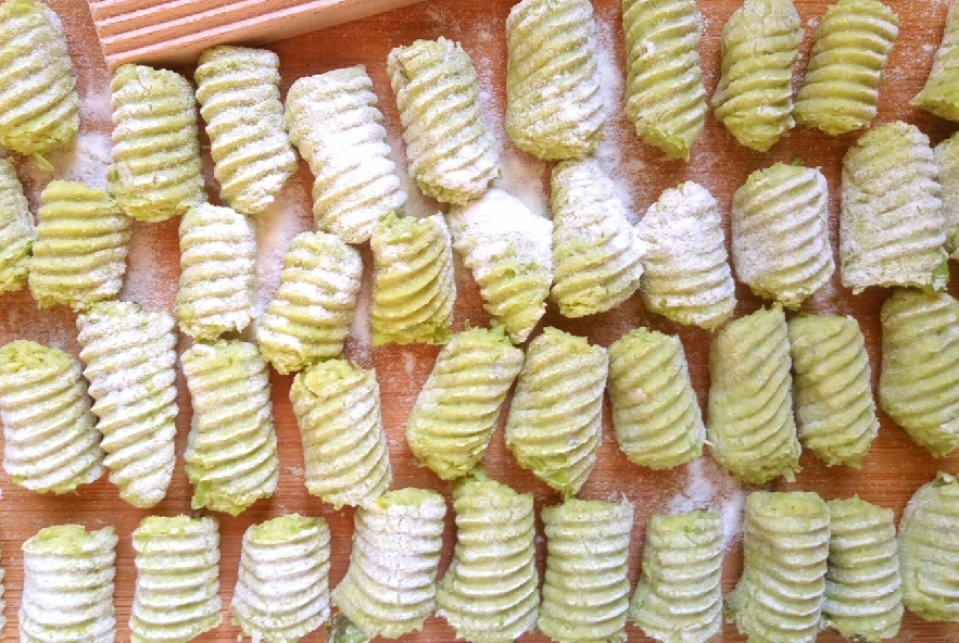 Gnocchi di piselli al basilico - Step 3 - Immagine 1