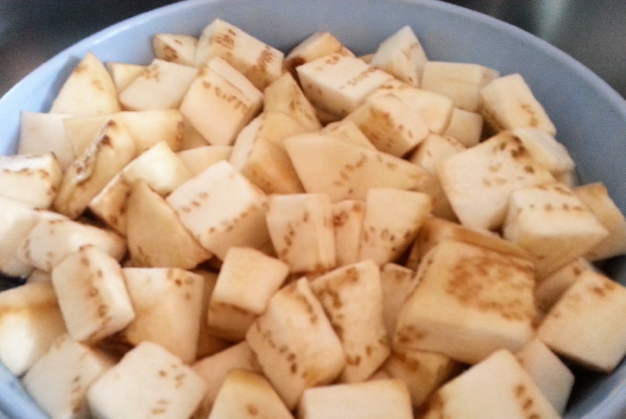 Gnocchi di patate rosse con crema di melanzane - Step 4 - Immagine 1