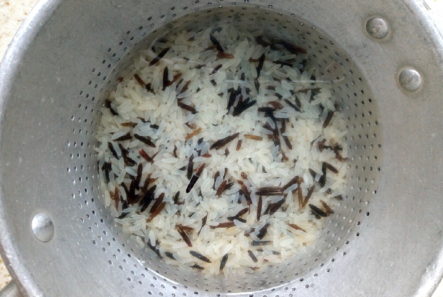 Insalata di riso alla curcuma con ceci e zucchine - Step 1 - Immagine 1