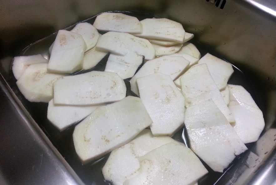 Lasagne con melanzana, sedano rapa e caciocavallo - Step 1 - Immagine 3