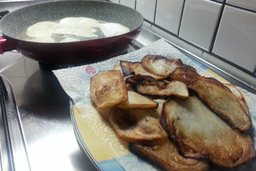 Lasagne con melanzana, sedano rapa e caciocavallo - Step 2 - Immagine 1