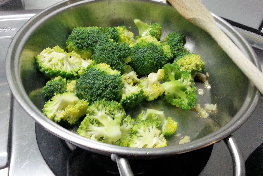 Tagliatelle con neonato e crema di broccoli - Step 1 - Immagine 3