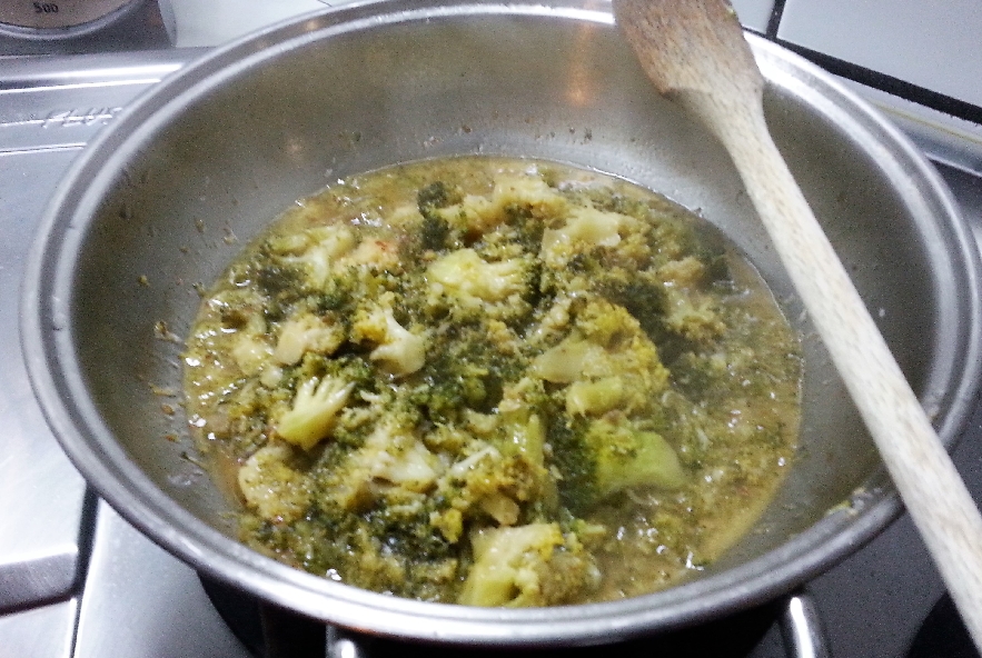 Tagliatelle con neonato e crema di broccoli - Step 1 - Immagine 4