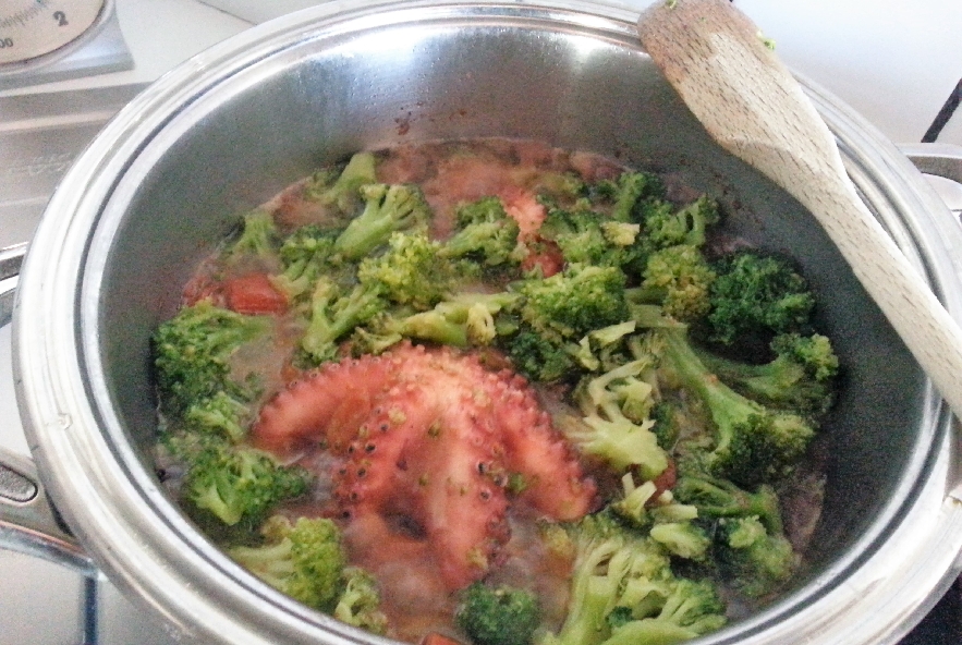 Bavette con polipetti e broccoli affogati - Step 3 - Immagine 1
