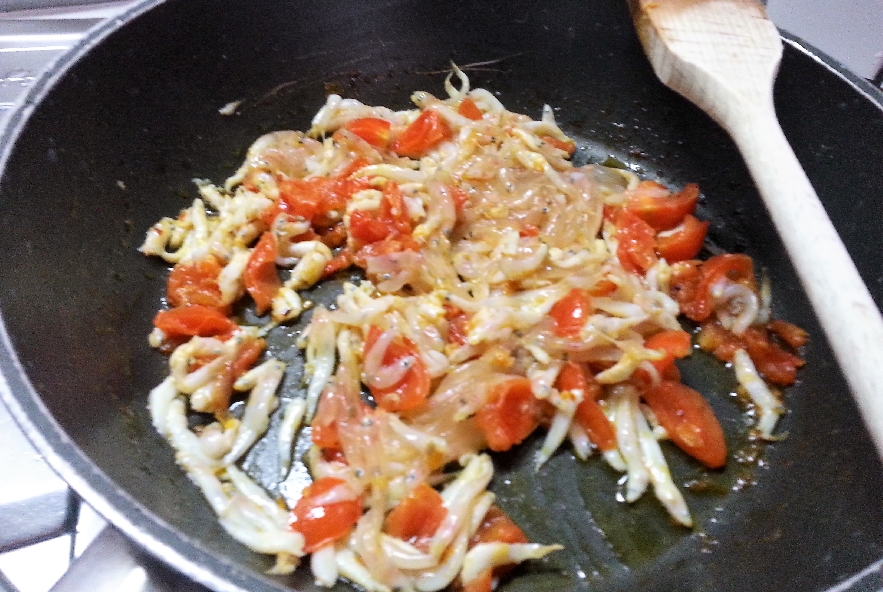 Tagliatelle con neonato e salsa alla curcuma - Step 4 - Immagine 2