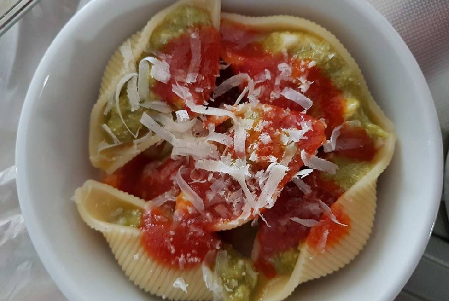 Conchiglioni al forno ripieni di crema di asparagi - Step 5 - Immagine 1