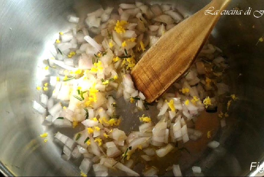 Vellutata di cavolfiori con ceci e curcuma - Step 2 - Immagine 1