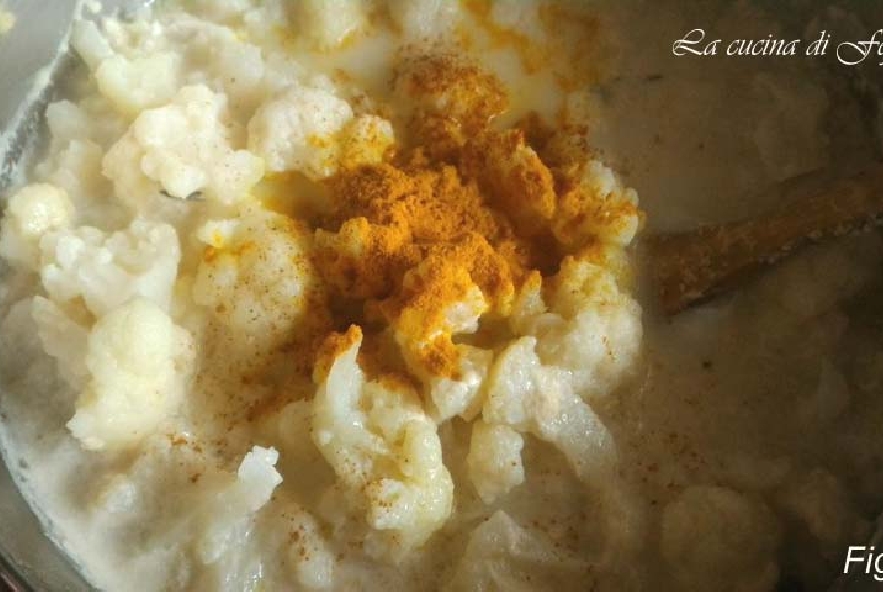 Vellutata di cavolfiori con ceci e curcuma - Step 5 - Immagine 1