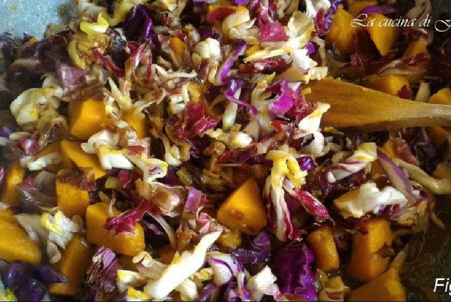 Cous cous con zucca, radicchio e mandorle - Step 7 - Immagine 1