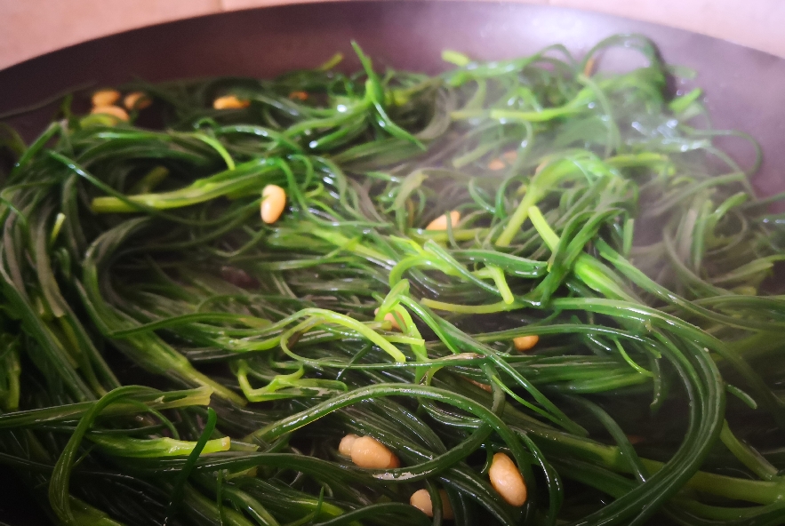 Agretti con pinoli e tagliata di scottona - Step 2 - Immagine 1