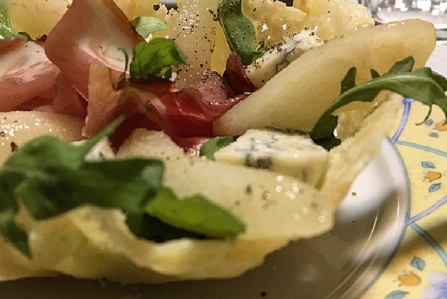 Cestini di pere al vino con gorgonzola e speck - Step 8 - Immagine 1