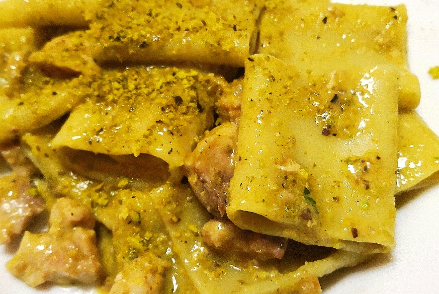 Paccheri con pesce spada e pistacchi - Step 5 - Immagine 1