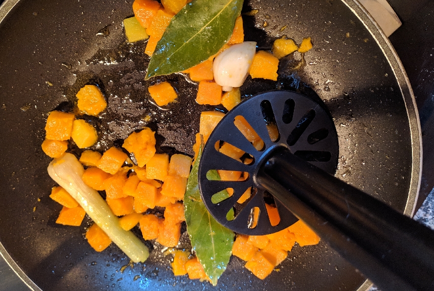 Tortelli di patate con crema di zucca - Step 5 - Immagine 2