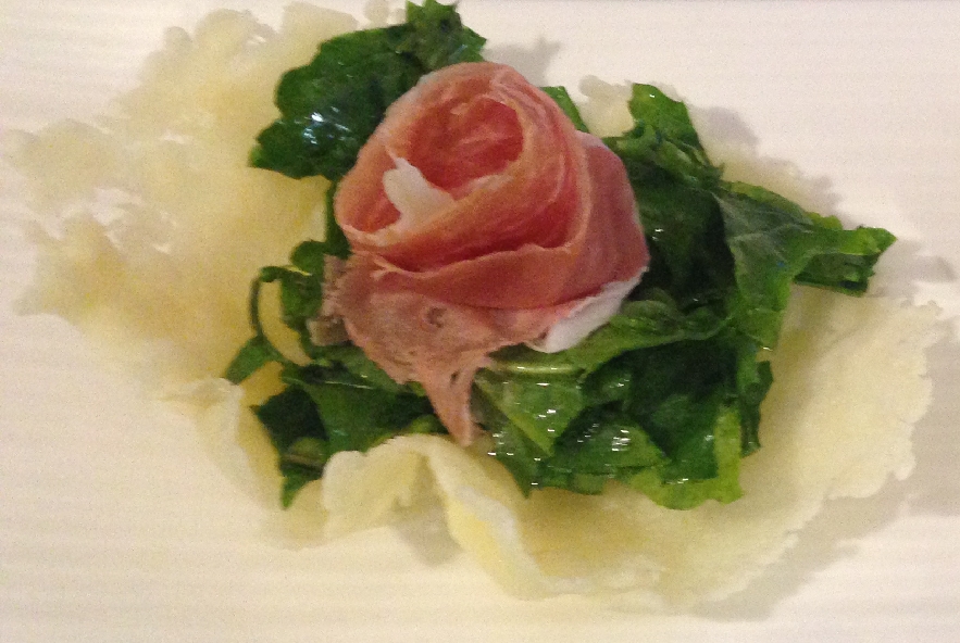 Cestini di parmigiano con prosciutto e rucola Manjoo