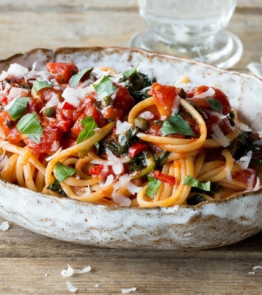 Spaghettoni alla puttanesca