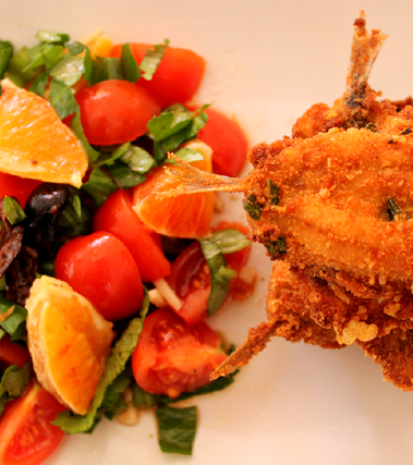 Sarde fritte con insalata fresca d'inverno