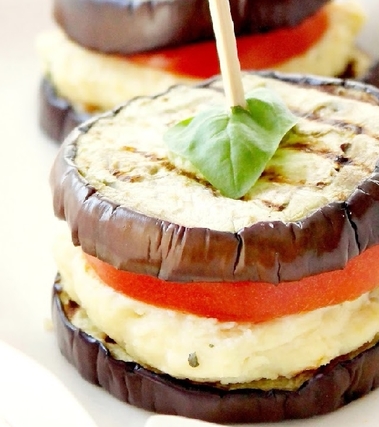 Panino di melanzane con frittelle di ricotta