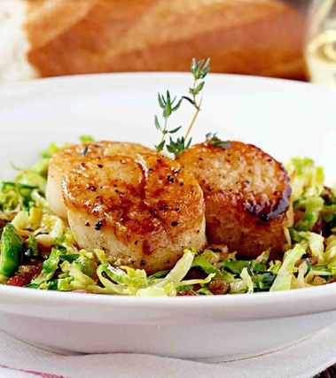 Capesante scottate su cavoletti di bruxelles