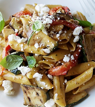 Insalata di pasta con zucchine e melanzane