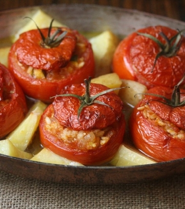 Pomodori ripieni di riso e zucchine