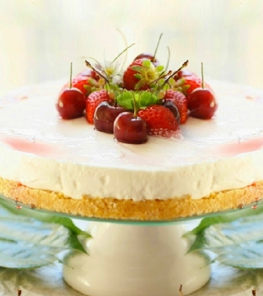 Torta allo yogurt e frutti rossi
