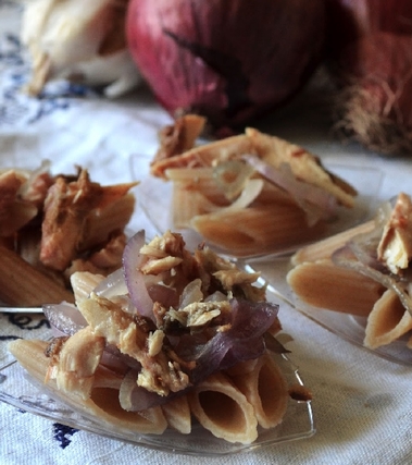 Penne integrali con cipolla e sgombro