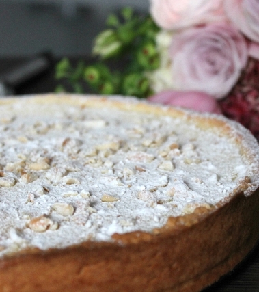 Crostata con colomba pasquale