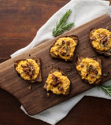 Crostini di formaggio di capra con patate