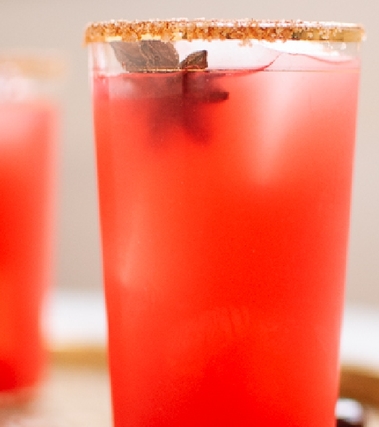 Cocktail margarita con mirtilli rossi