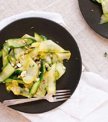 Insalata di zucchine con vinaigrette di limone