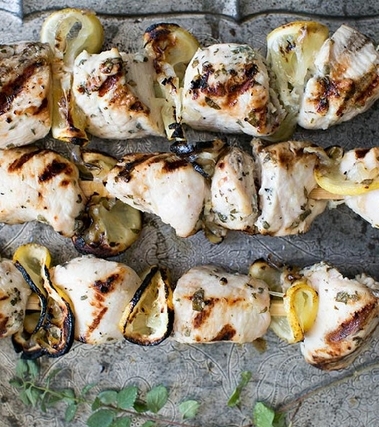 Spiedini di pollo con salsa tzatziki