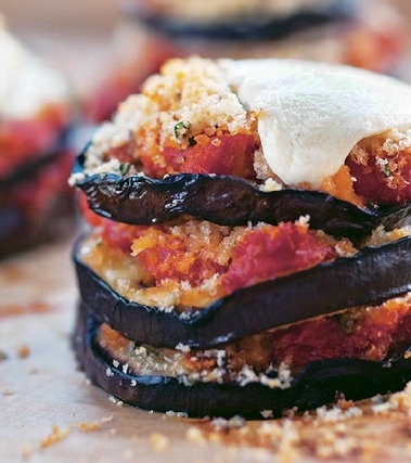 Tortino di melanzane con pomodoro e mozzarella