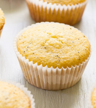 Muffin al limone con semi di papavero