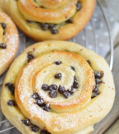 Girelle soffici alla crema e cioccolato