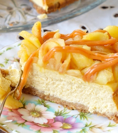 Cheesecake mele, cannella e caramello