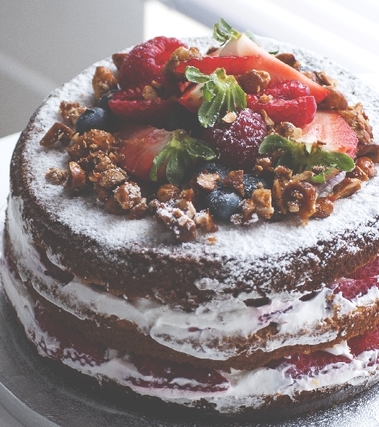 Genoise alle fragole e mirtilli