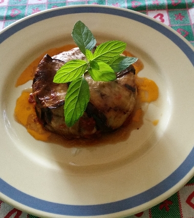 Bauletto di melanzane con ripieno di persico