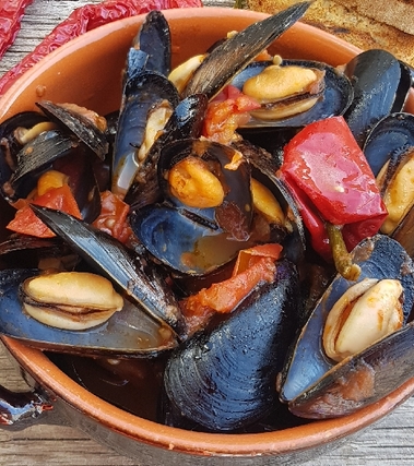 Pepata di cozze al pomodoro