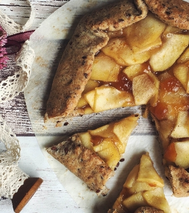 Galette rustica alle mele vegana e senza glutine