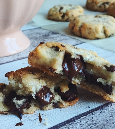 Biscotti vegani al cocco e cioccolato